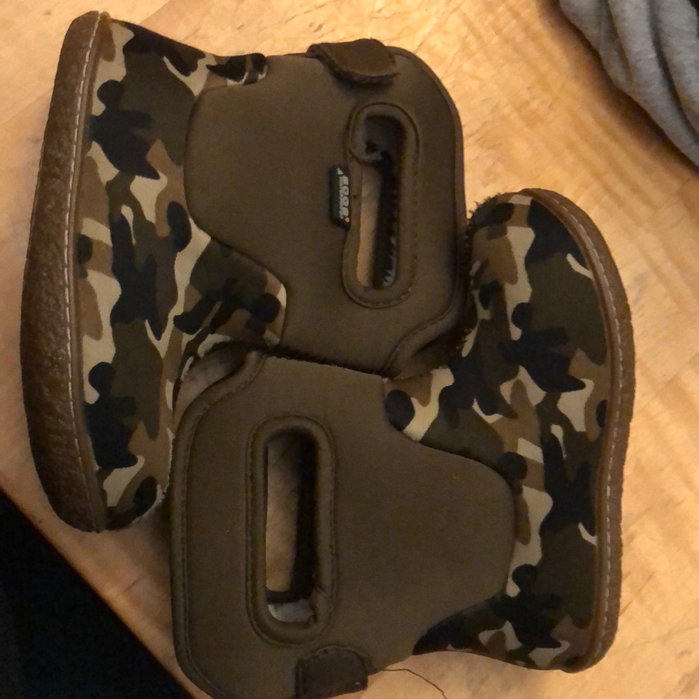 Winter Bogs, Toddler size 7